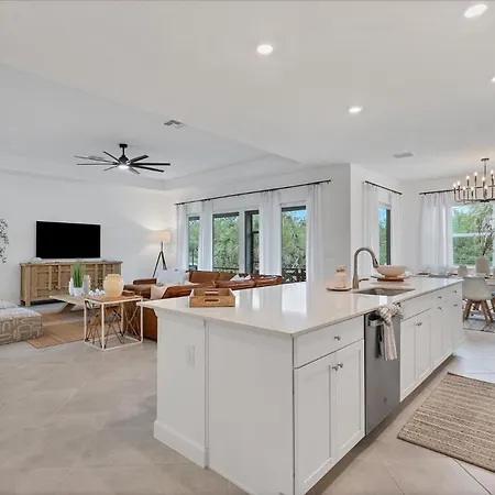 South Gulf Cove 3 Bedroom Private Home With Hot Tub